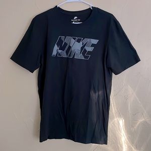Black Nike Tee Shirt Athletic Cut Sz Womens L Mens M